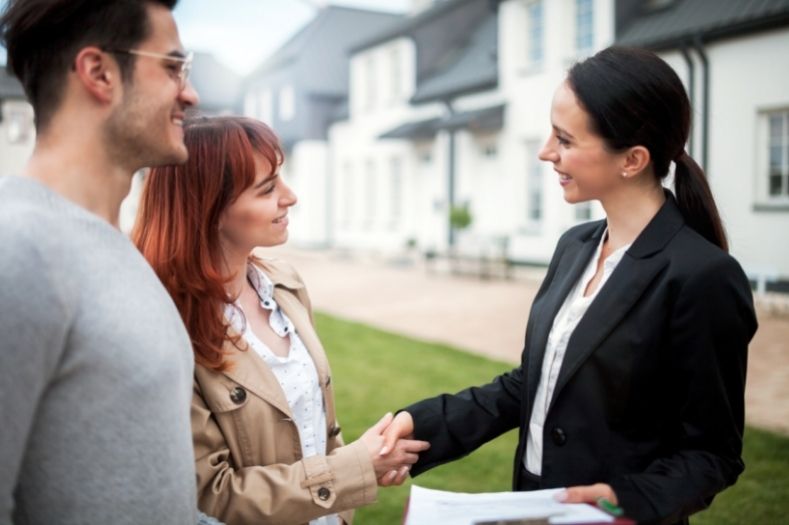 4 Advantages of Working With a Local Real Estate Broker